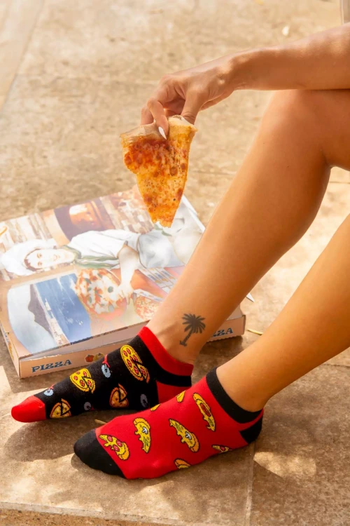 Pizza - kolorowe stopki - Spox Sox - detal 2.webp