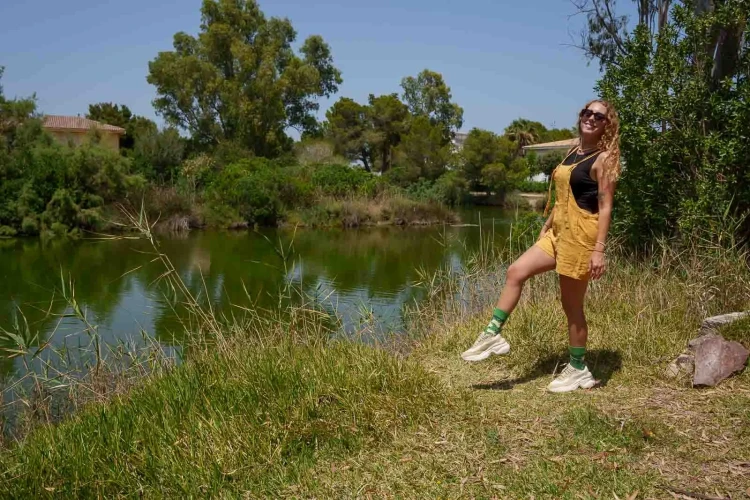 Skarpetki-nie-do-pary-zaby-kolorowe-skarpetki-SpoxSox-lookbook2.webp