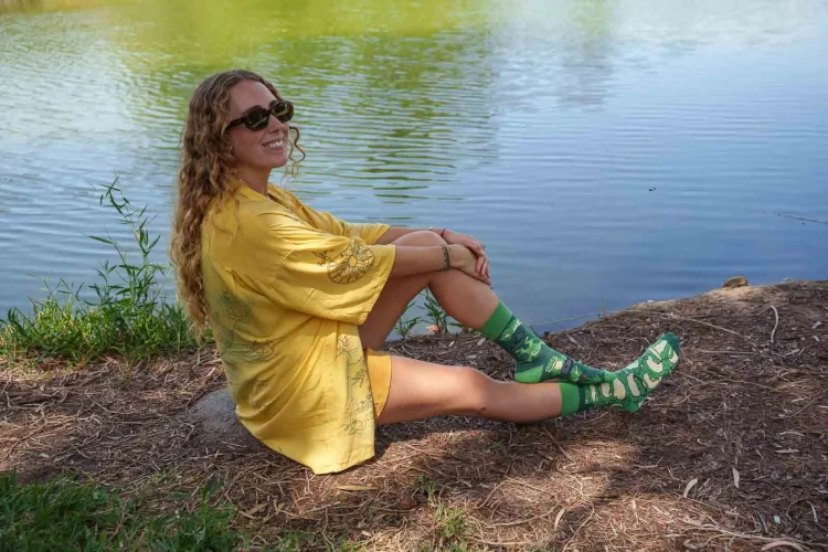 Skarpetki-nie-do-pary-zaby-kolorowe-skarpetki-SpoxSox-lookbook3.webp