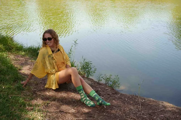 Skarpetki-nie-do-pary-zaby-kolorowe-skarpetki-SpoxSox-lookbook4.webp