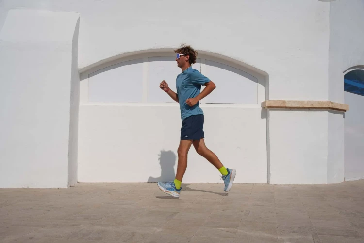 Skarpetki-do-biegania-fluo-sportowe-skarpetki-SpoxSox-lookbook3.webp