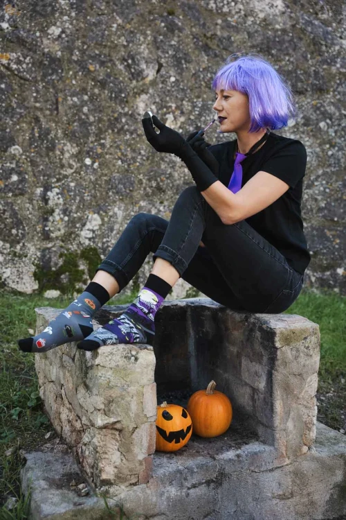Halloween-kolorowe-skarpetki-nie-do-pary-Spox Sox-lookbook.webp