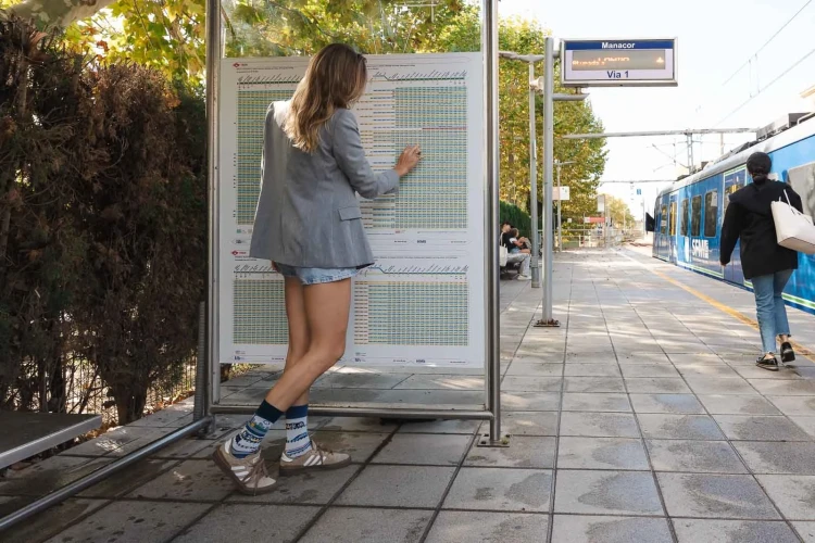 Pociagi-kolej-kolorowe-skarpetki-nie-do-pary-Spox Sox-lookbook8.webp