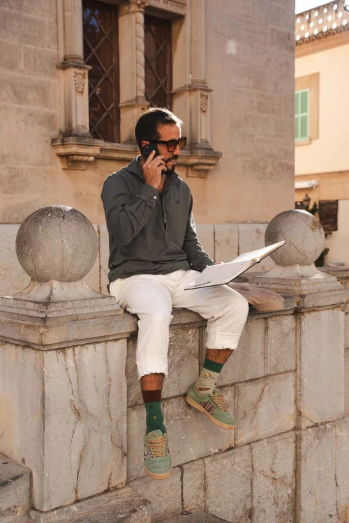 Prawnik-adwokat-kolorowe-skarpetki-nie-do-pary-Spox Sox-lookbook5.webp