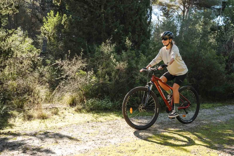 Kolarskie-skarpetki-MTB-kolorowe-skarpetki-nie-do-pary-Spox Sox-lookbook.webp