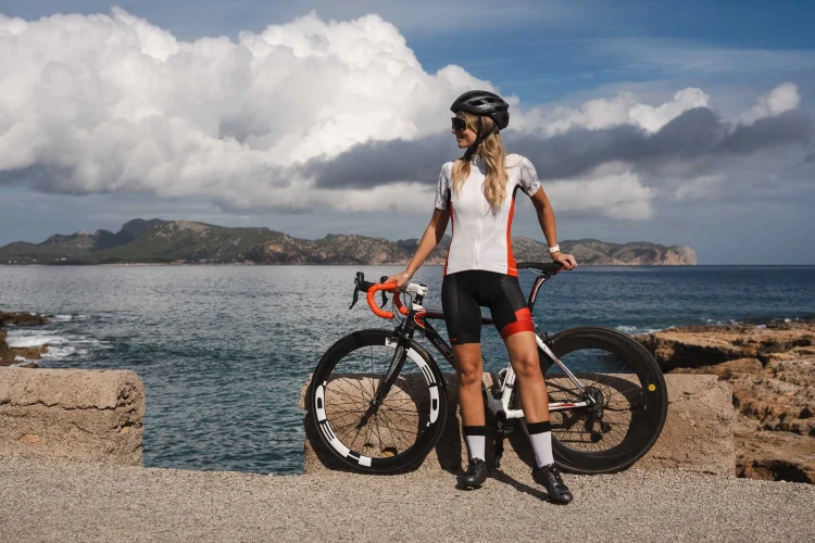 Kolarskie-skarpetki-piwo-sportowe-Spox Sox-lookbook1.webp