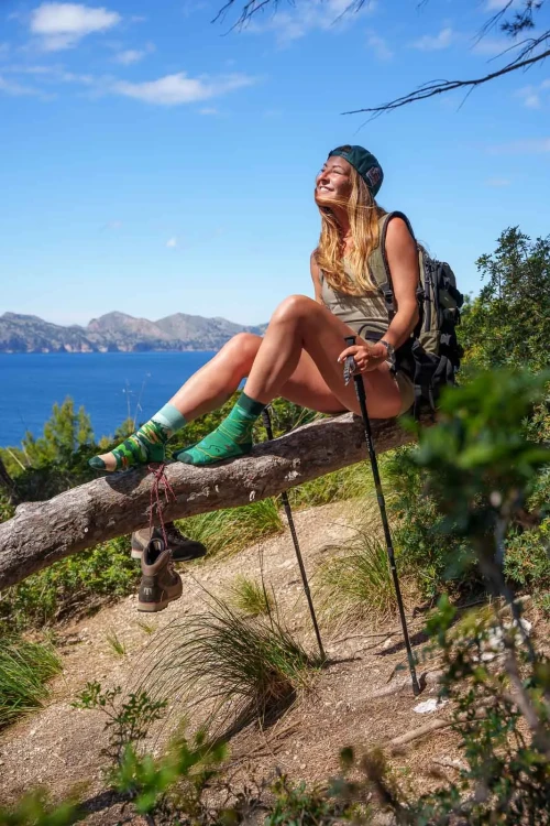 Górskie-wędrówki-Spox-Sox-kolorowe-skarpetki-lookbook3.webp